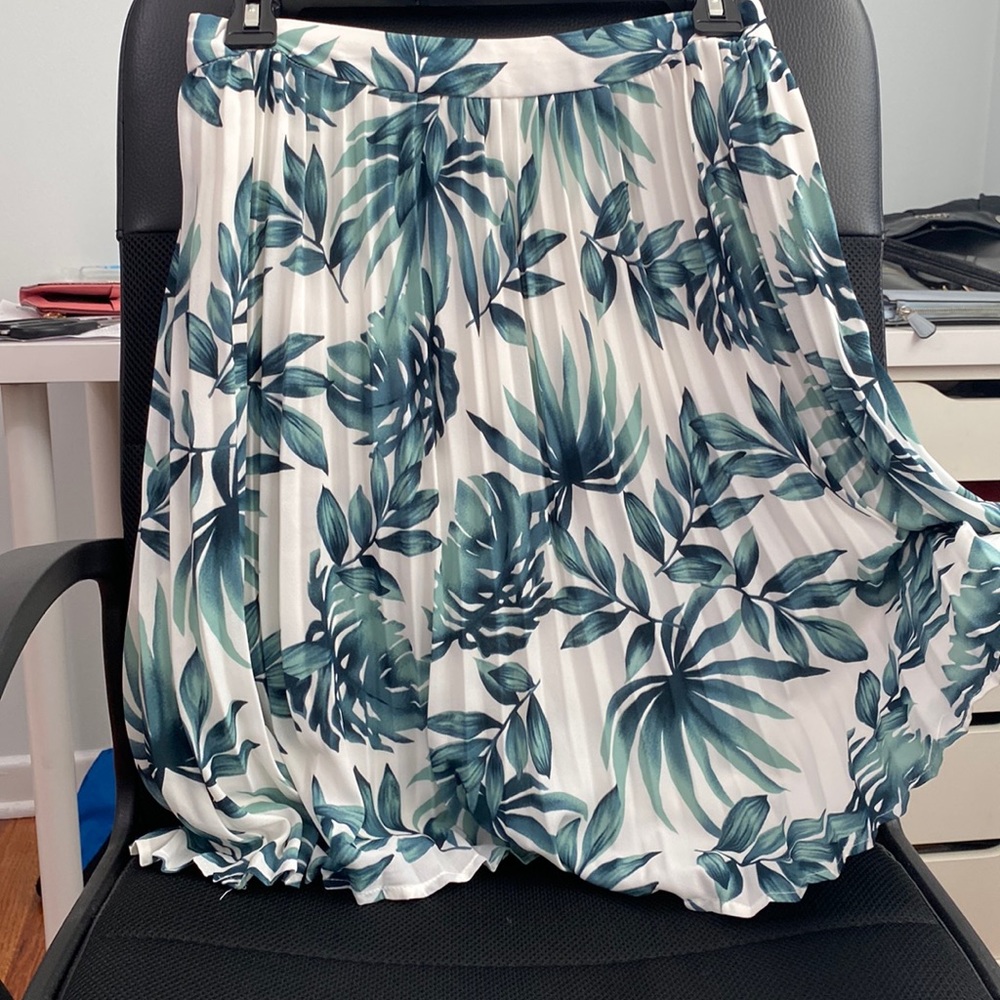 🏷 *Gibson* tropical high waisted skirt